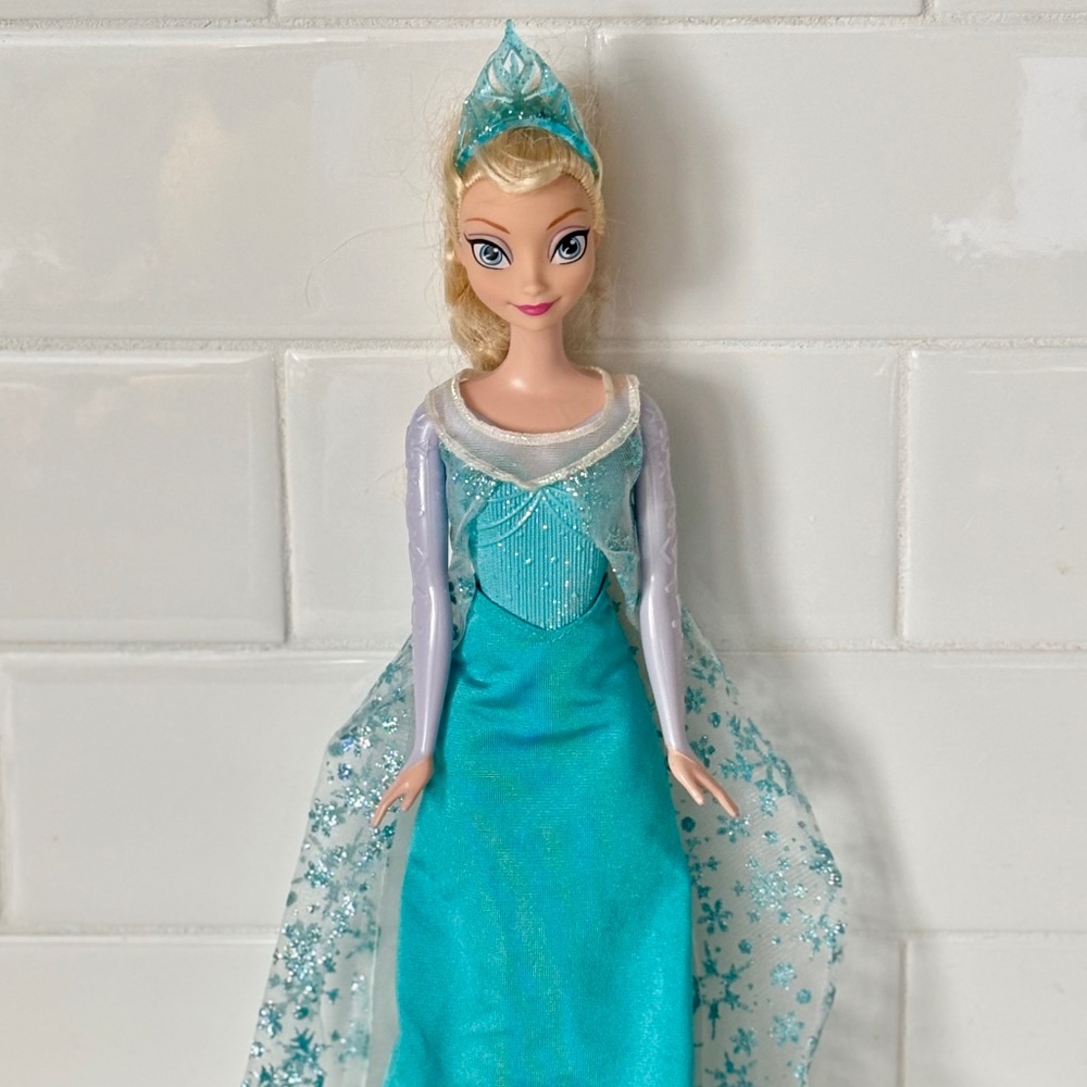 DISNEY Classic Queen Frozen ELSA OF ARENDELLE Sparkle Toy Doll 2013 12" Crown
